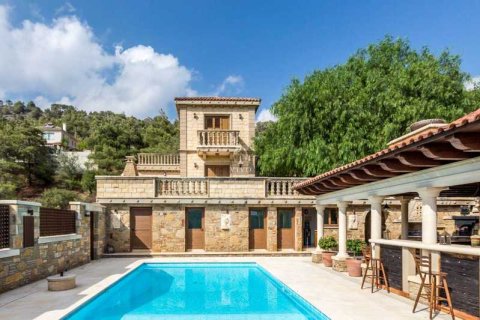 4 bedrooms House in Moniatis, Cyprus No. 77361 1