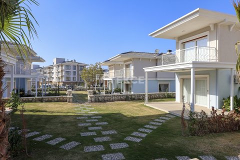 3+1 Villa in Kusadasi, Turkey No. 17618 9