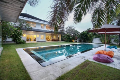 4 bedrooms Villa in Dalung, Indonesia No. 22906 7