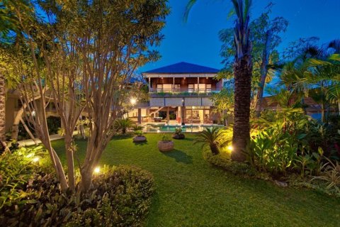 6 bedrooms Villa in Seminyak, Indonesia No. 22903 1