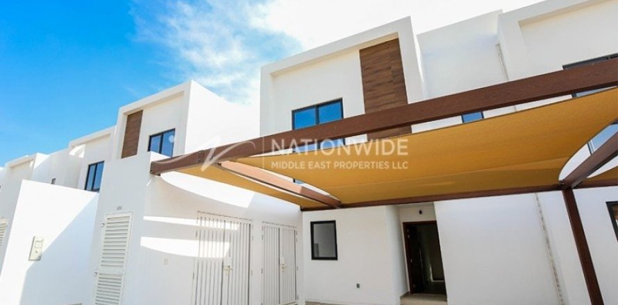 2 bedrooms Townhouse in Al Ghadeer, UAE No. 3383