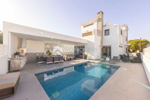 3 dormitorios House en Larnaca, Cyprus No. 73352 1