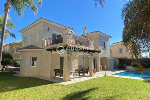 3 bedrooms Villa in Agios Tychonas, Cyprus No. 73355 1