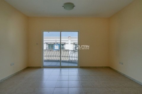 4 bedrooms Villa in Abu Dhabi, UAE No. 66110 14