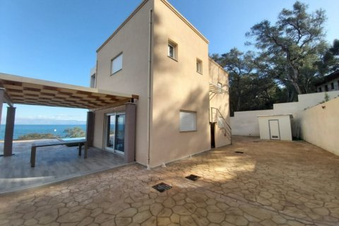 3 bedrooms Villa in Corfu, Greece No. 47496 8