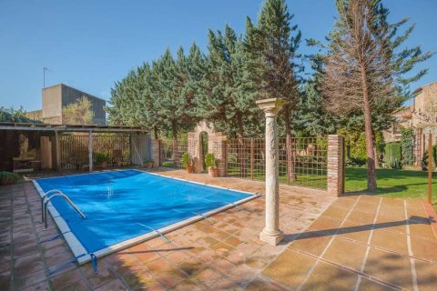 4 bedrooms House in Girona, Spain No. 25359 10