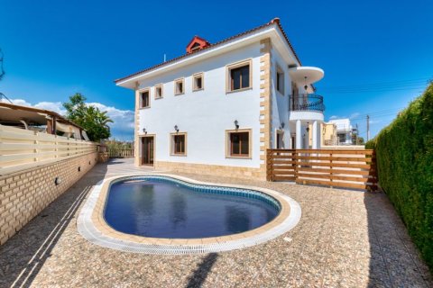 4 dormitorios Villa en Famagusta, Cyprus No. 36806 2