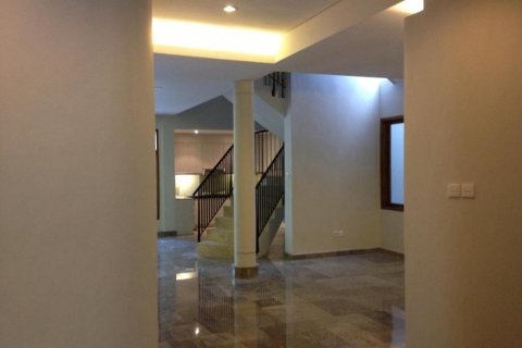 4 bedrooms House in Denpasar, Indonesia No. 23100 5