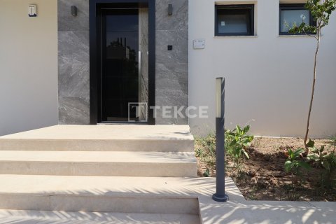 4+1 Villa in Dosemealti, Turkey No. 16051 28