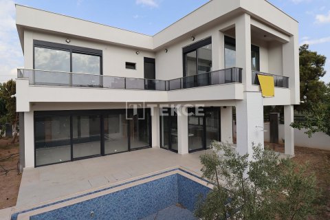 4+1 Villa en Dosemealti, Turkey No. 16051 1