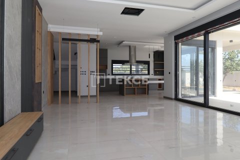 4+1 Villa en Dosemealti, Turkey No. 16051 25