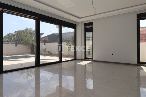 4+1 Villa en Dosemealti, Turkey No. 16051 7