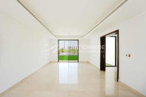 4 bedrooms Villa on the Yas Island, UAE No. 4304 9