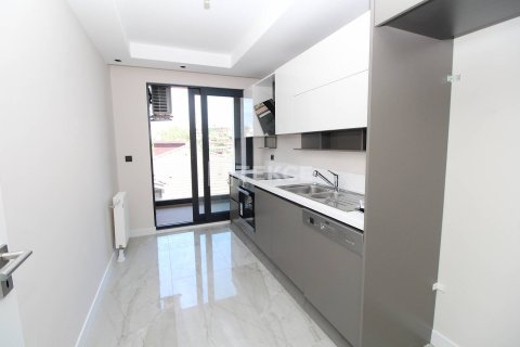 2+1 Apartment in Istanbul, Turkey No. 11213 20