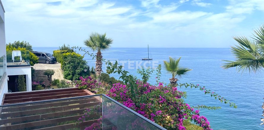 4+1 Apartment in Bodrum, Turkey No. 14441