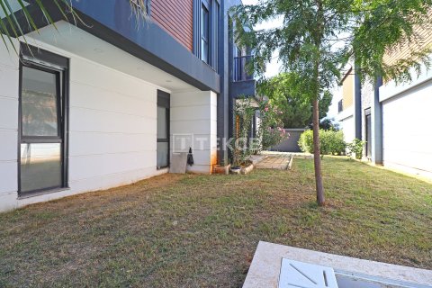 4+1 Villa à Dosemealti, Turkey No. 91012 7