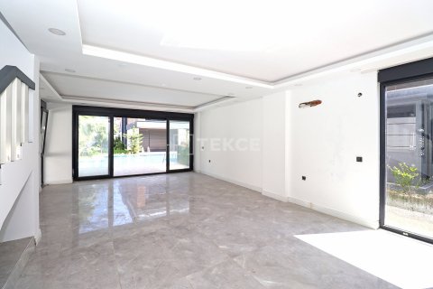 4+1 Villa à Dosemealti, Turkey No. 91012 12