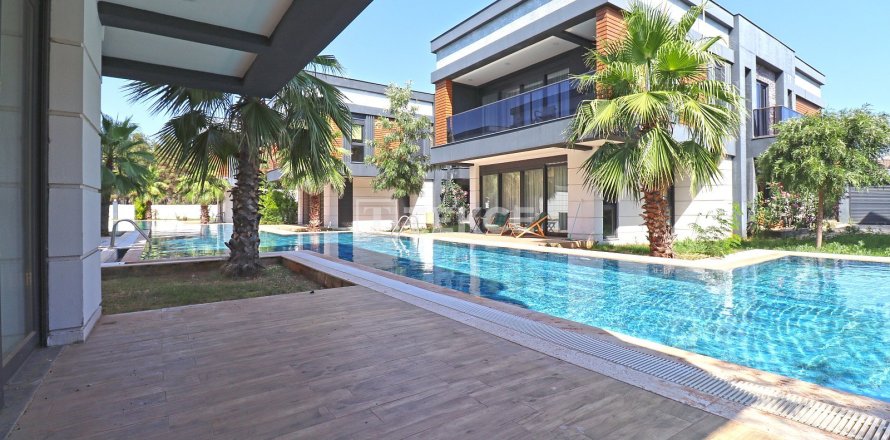 4+1 Villa à Dosemealti, Turkey No. 91012