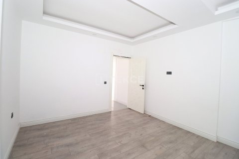 4+1 Villa à Dosemealti, Turkey No. 91012 18