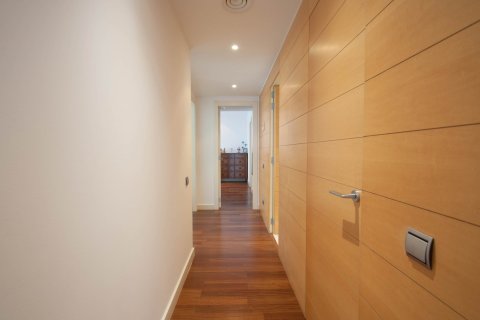 4 dormitorios Apartment en Barcelona, Spain No. 25526 6