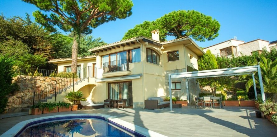 4 bedrooms House in Lloret de Mar, Spain No. 25402