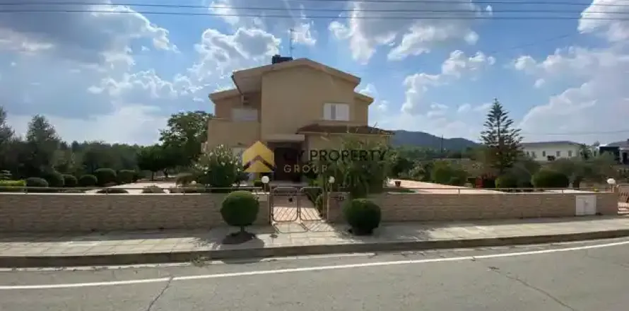 4 bedrooms House in Sha, Cyprus No. 30211