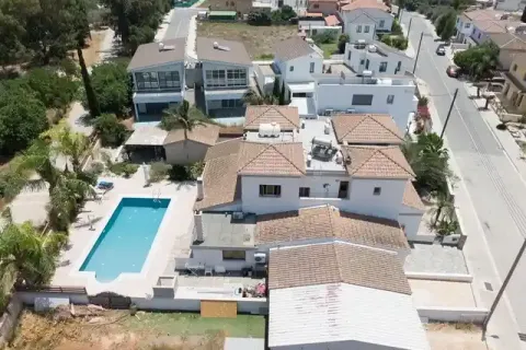 4 dormitorios House en Kiti, Cyprus No. 28901 1