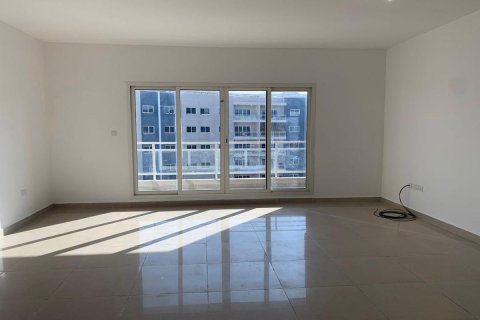 2 bedrooms Apartment in Al Reef, UAE No. 5822 1