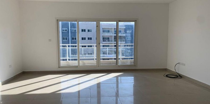 2 bedrooms Apartment in Al Reef, UAE No. 5822