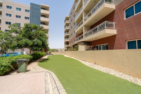 2 bedrooms Apartment in Al Reef, UAE No. 5822 8