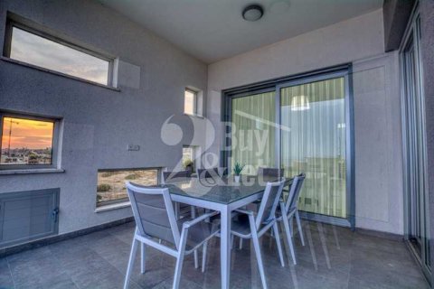 2 dormitorios Apartment en Agios Tychonas, Cyprus No. 65770 9