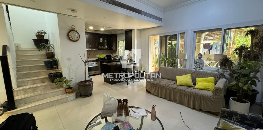 2 bedrooms Villa in Casa Dora, UAE No. 9089