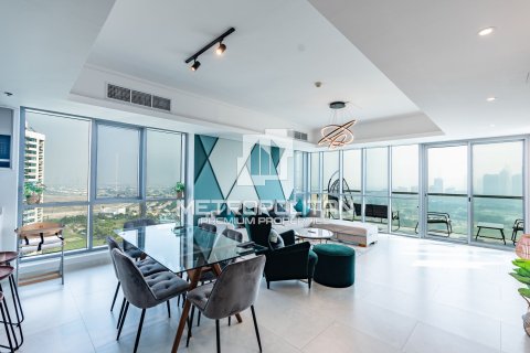 3 dormitorios Apartment en Golf Towers, UAE No. 4854 2