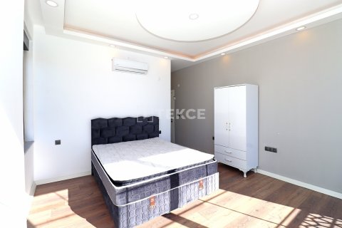 6+1 Villa en Dosemealti, Turkey No. 72143 27