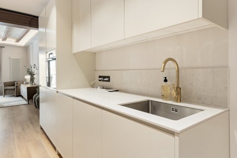 3 dormitorios Apartment en Barcelona, Spain No. 26474 7