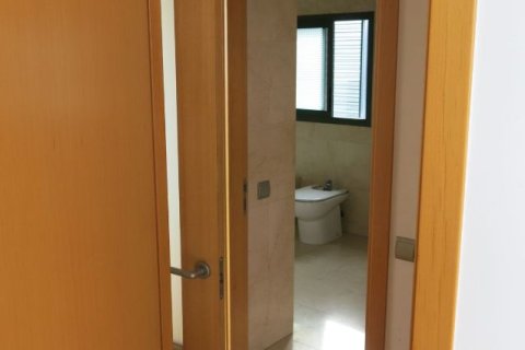 2 dormitorios Apartment en Madrid, Spain No. 26681 2