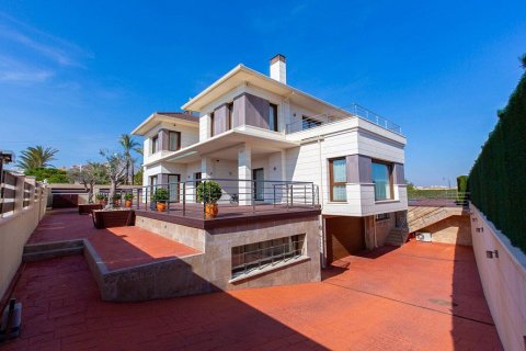 4 bedrooms Villa in La Mata, Spain No. 26122 1