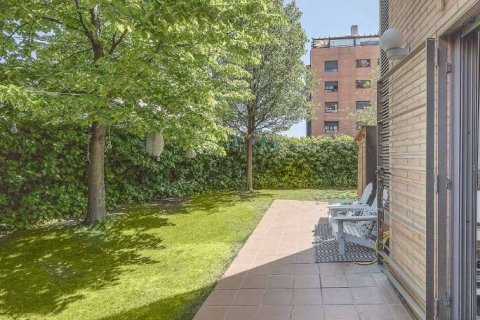 2 bedrooms Apartment in Madrid, Spain No. 26682 6