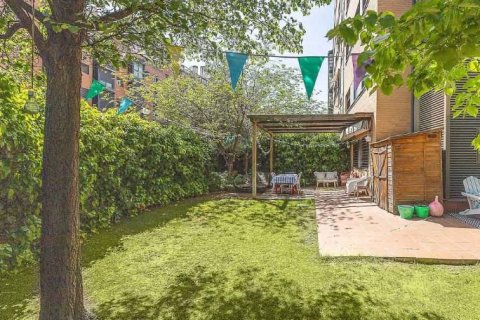 2 bedrooms Apartment in Madrid, Spain No. 26682 3