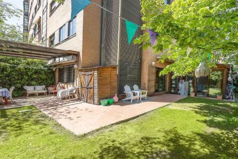 2 bedrooms Apartment in Madrid, Spain No. 26682 4