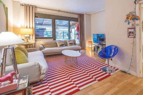 2 dormitorios Apartment en Madrid, Spain No. 26682 3