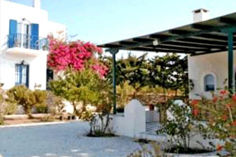 10 bedrooms Commercial property in Paros, Greece No. 49488 3