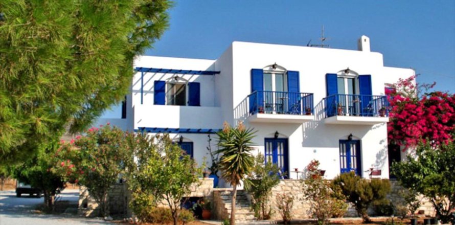 10 dormitorios Commercial property en Paros, Greece No. 49488