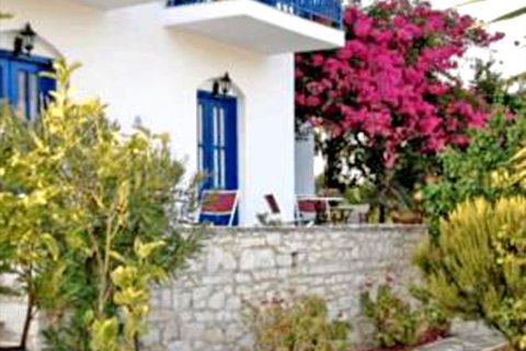 10 bedrooms Commercial property in Paros, Greece No. 49488 2