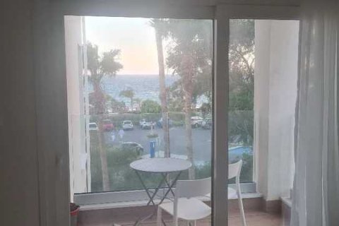 2 dormitorios Apartment en Agios Tychonas, Cyprus No. 72252 4