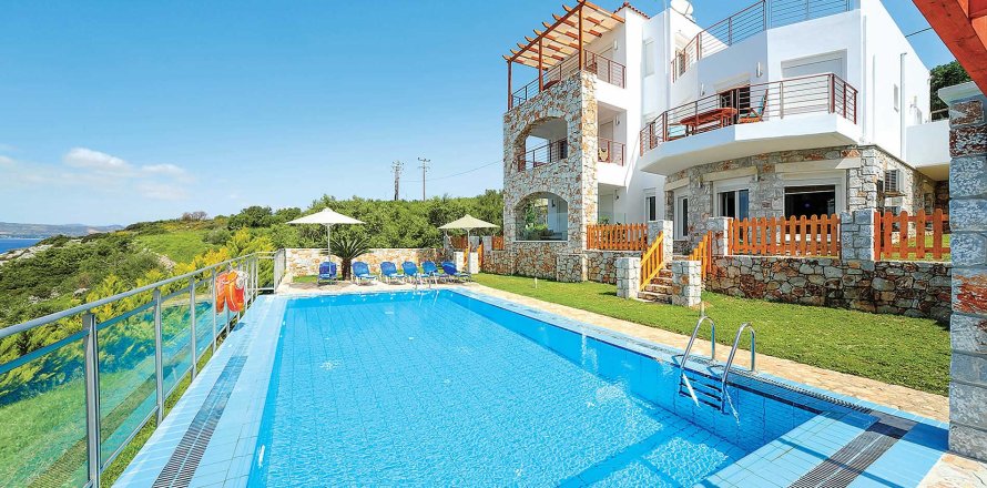 4 bedrooms House in Chania, Greece No. 24193