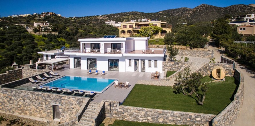 5 bedrooms Villa in Agios Nikolaos, Greece No. 58457