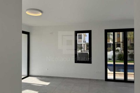 4 bedrooms House in Larnaca, Cyprus No. 30710 7