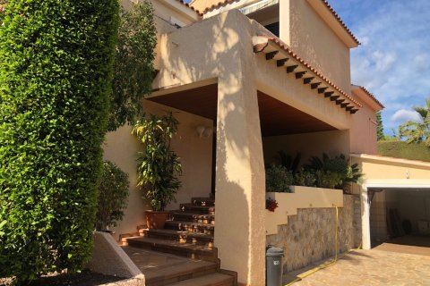 4 bedrooms Villa in La Nucia, Spain No. 26090 3