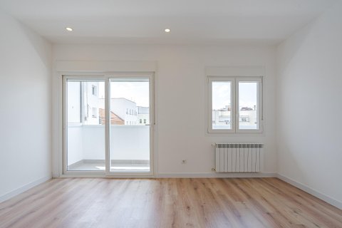 2 dormitorios Apartment en Madrid, Spain No. 26609 11